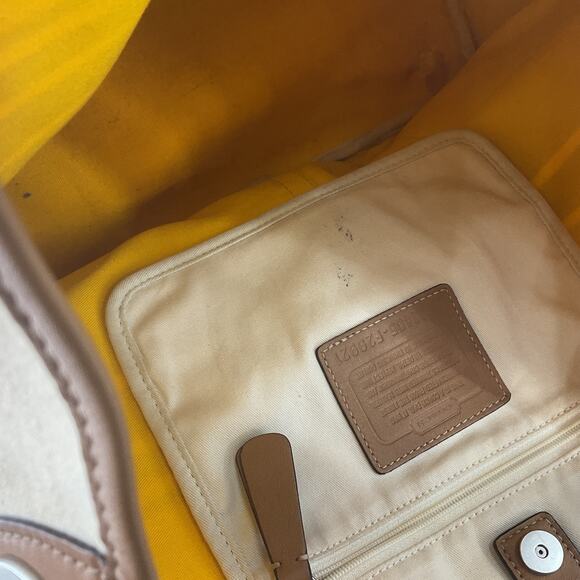 Coach Hadley Tote in Cream & Blue Stripes Canvas/Leather Women’s Purse Preowned - Picture 4 of 7